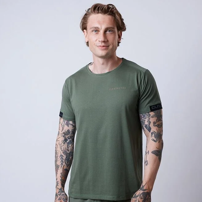 Футболка с волком зеленая