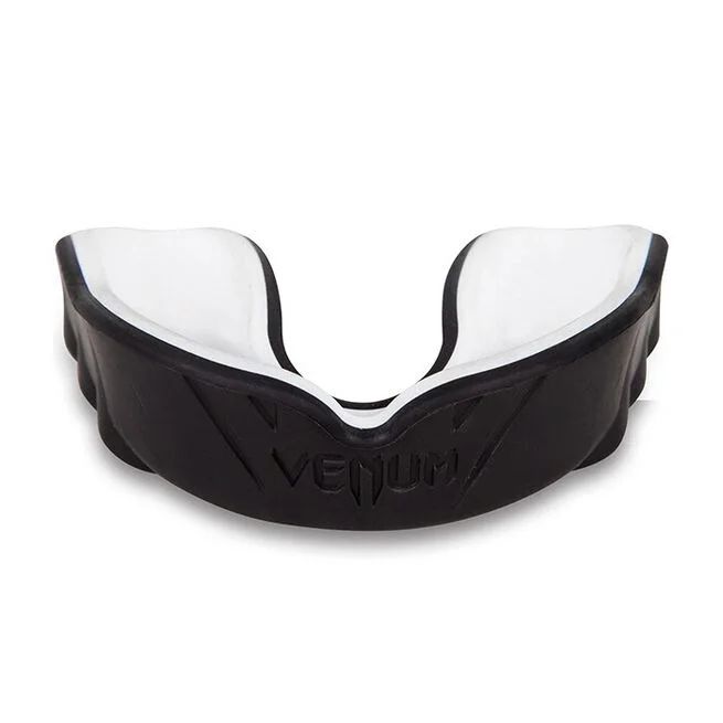 Каппы Challenger черные/белые